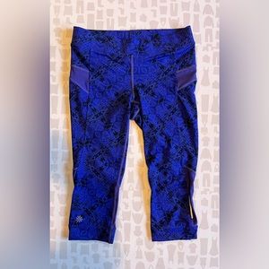Athleta Womens blue black purple abstract print below knee yoga pants size XS